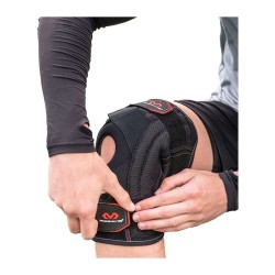 425 – Genouillère de maintien avec renforts latéraux et sangles croisées – McDavid - Le Sport Discount pas cher