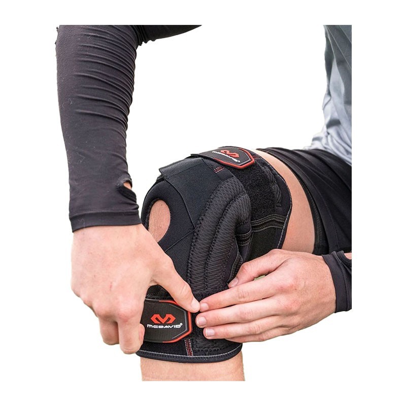 425 – Genouillère de maintien avec renforts latéraux et sangles croisées – McDavid - Le Sport Discount pas cher